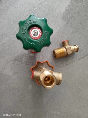 kopen De Zelf Sluitende Klep van messingslpg voor het Opnieuw vullen van LPG-Gasfles online manufacture